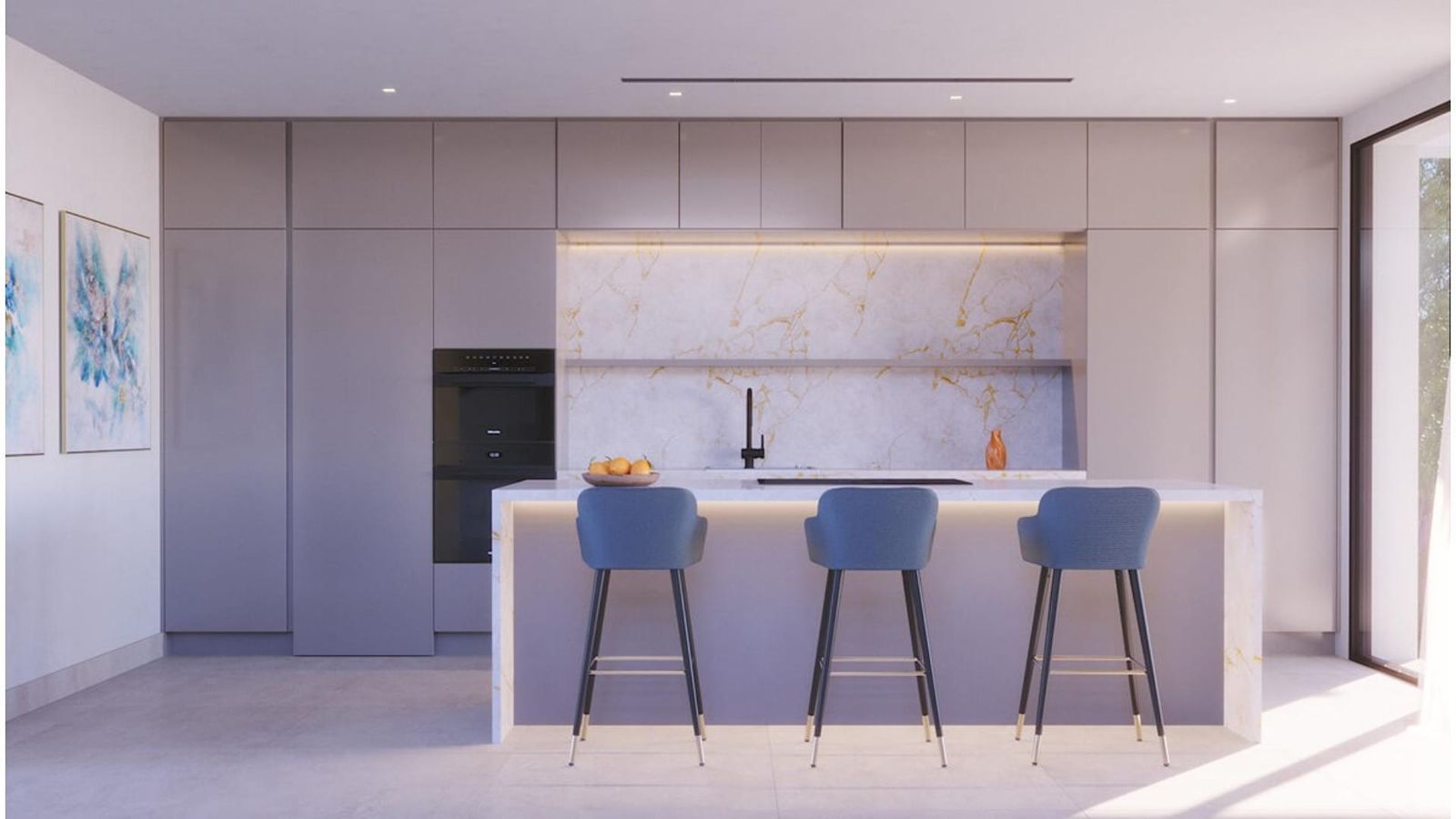 Moderne keuken met eiland in Aurea Villas